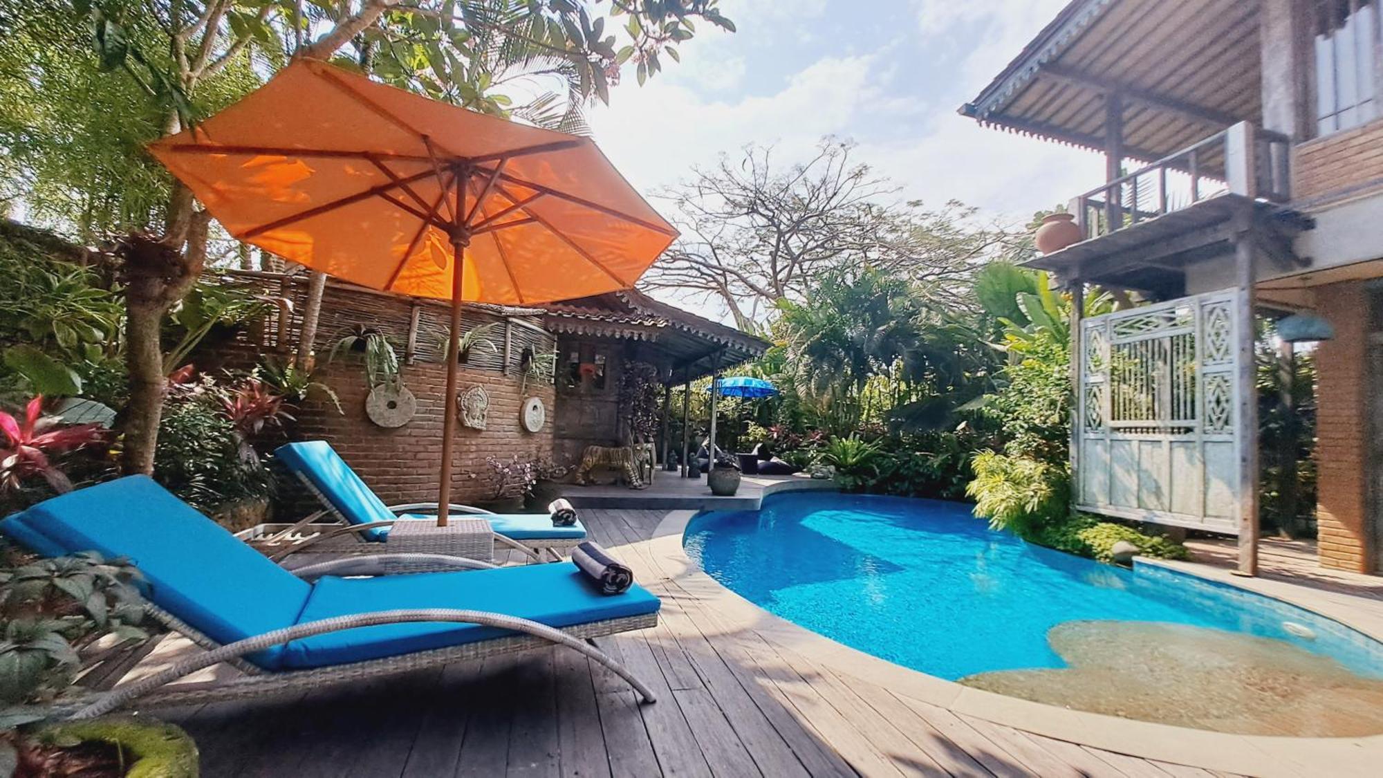 Ayu Dira Heritage House Villa *